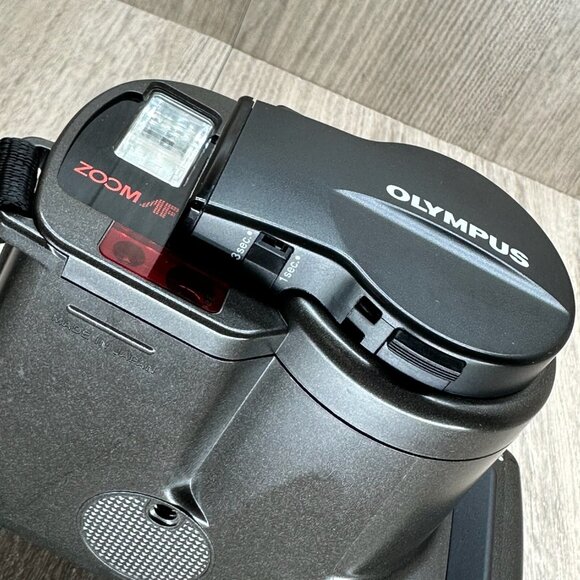 Olympus Infinity SuperZoom 330 AF Point & Shoot 38-105mm  Film Camera Tested - Picture 6 of 13